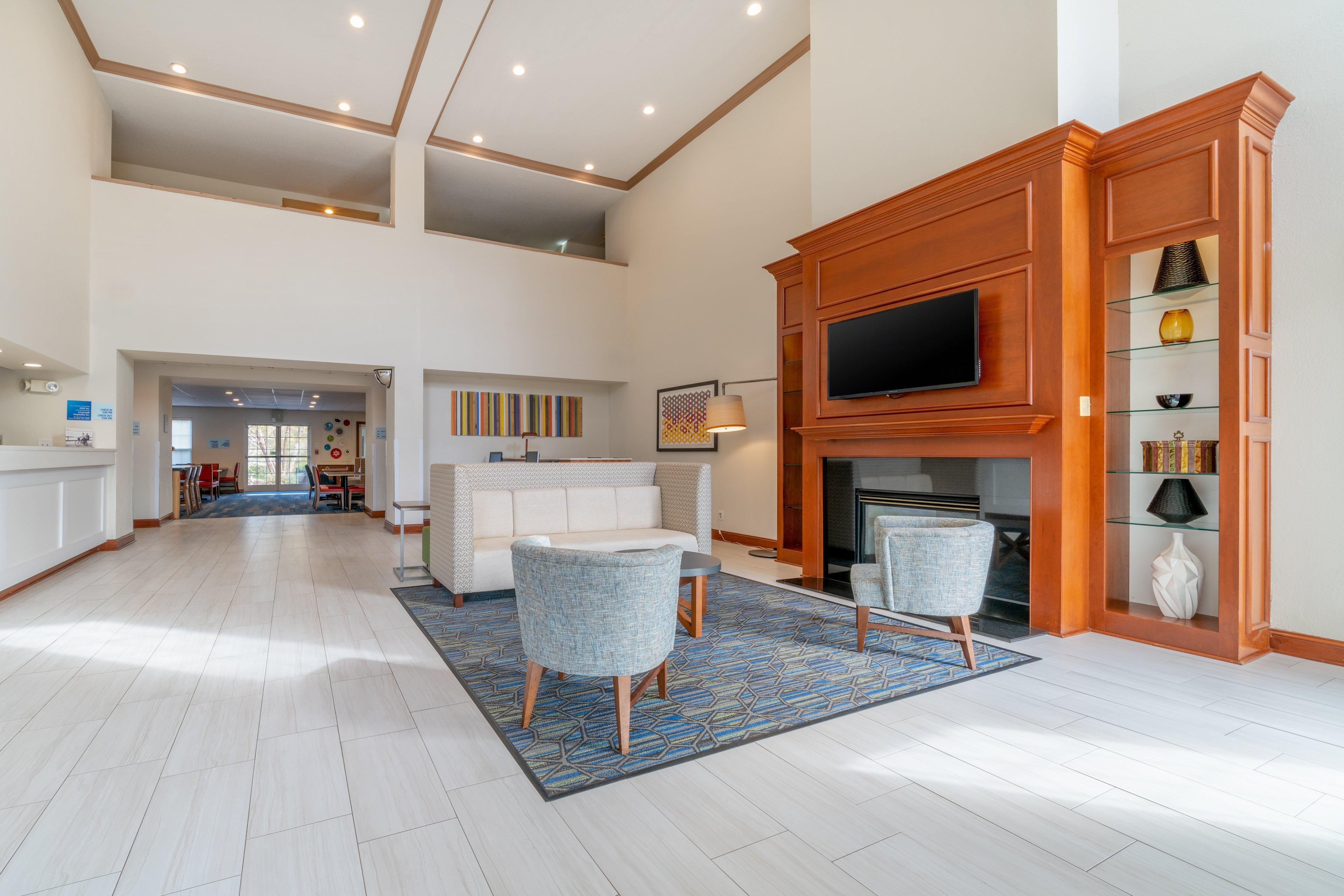 Holiday Inn Express Prince Frederick By Ihg Εξωτερικό φωτογραφία