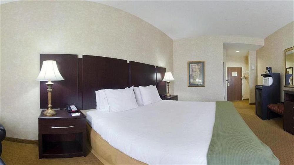 Holiday Inn Express Prince Frederick By Ihg Εξωτερικό φωτογραφία