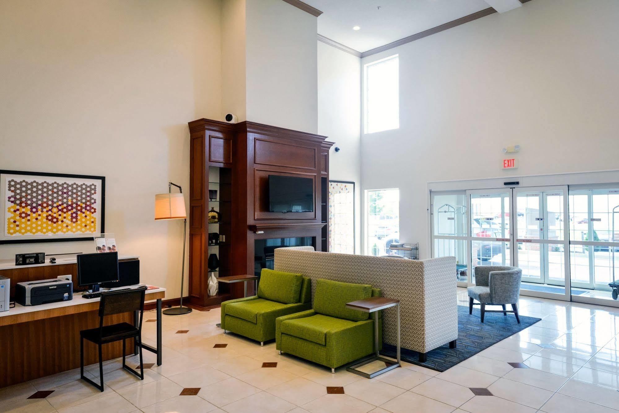 Holiday Inn Express Prince Frederick By Ihg Εξωτερικό φωτογραφία
