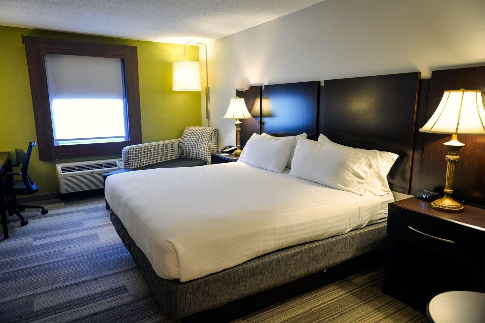 Holiday Inn Express Prince Frederick By Ihg Εξωτερικό φωτογραφία